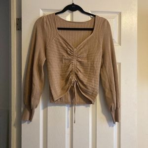 Ruched front v neck l/s top